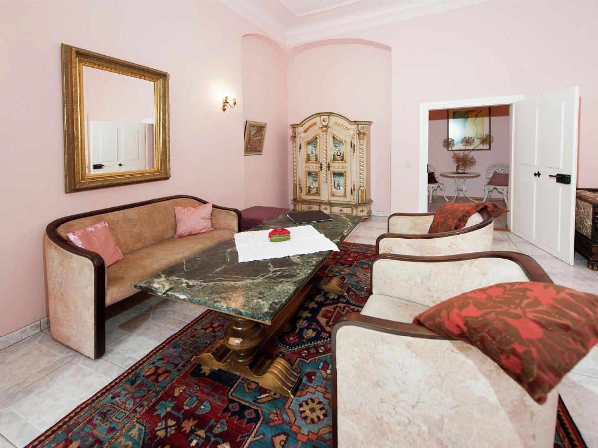 Vintage Apartment In Arzberg Triestewitz Extérieur photo
