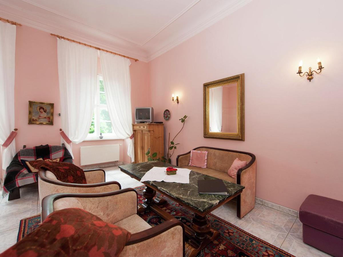 Vintage Apartment In Arzberg Triestewitz Extérieur photo